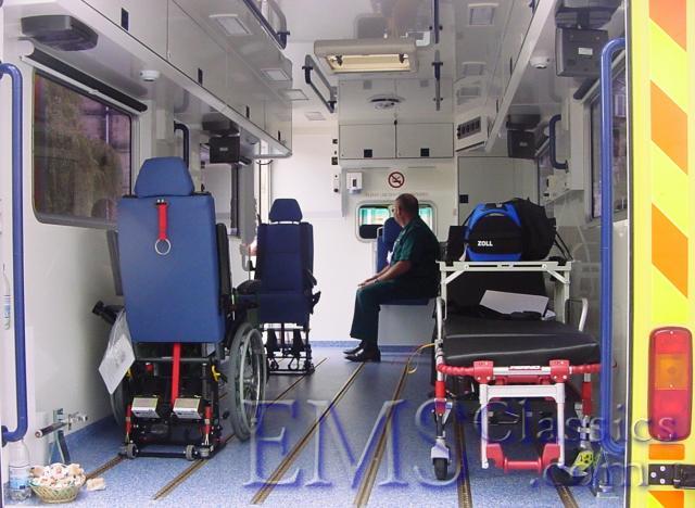 2003JUMBULANCE03.JPG