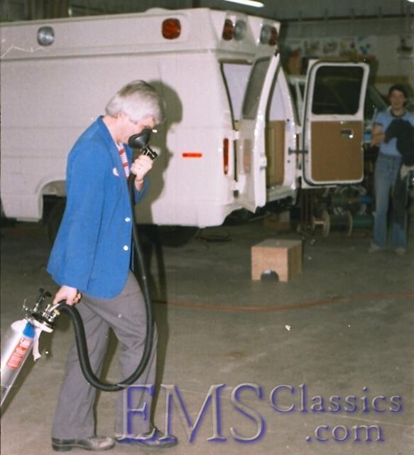 BillHudson09suckingnitrousoxide.jpg