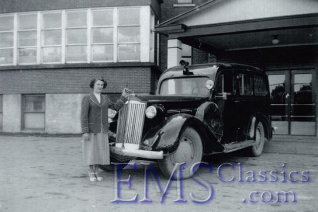 x1936Packard,GaspeHospital,phMuseeDeLaGaspesie.jpg