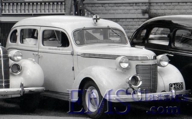 x1937Chrysler,sideLoader,phBruceHarford.jpg