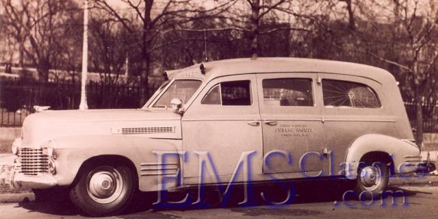 x1941SilverKnightstownCadillac,UnionCityNJ,phRichLitton.jpg