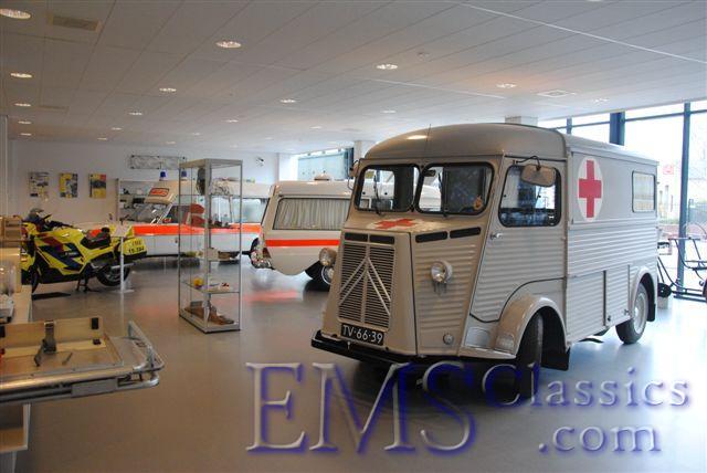 x1956CitroenLEIDENambulancemuseum.jpg