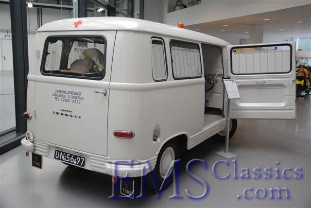 x1959FordTransitLEIDENambulancemuseum,phPietHoving.jpg