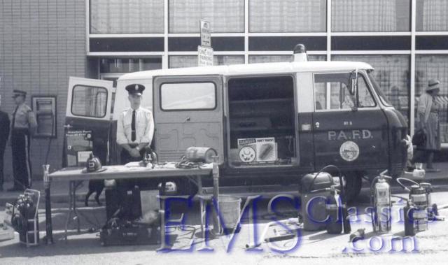 x1960Commer02PortAlberniBC,phPeteAspinall.jpg