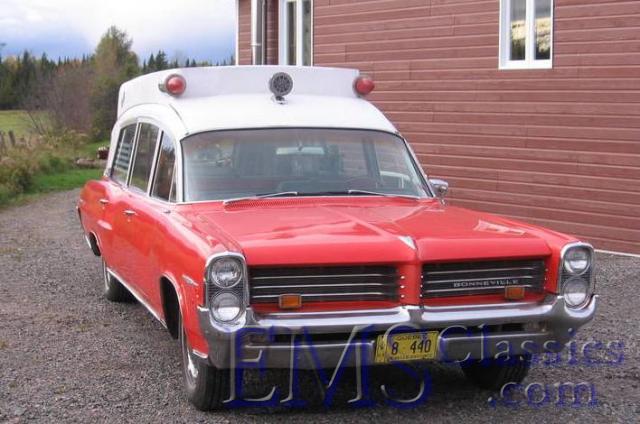 x1964SuperiorPontiac01,photoMikeHarbec.jpg