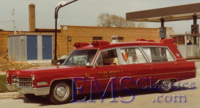 x1966SuperiorCadillac,PalosHeightsIL,phWaltMcCall.jpg
