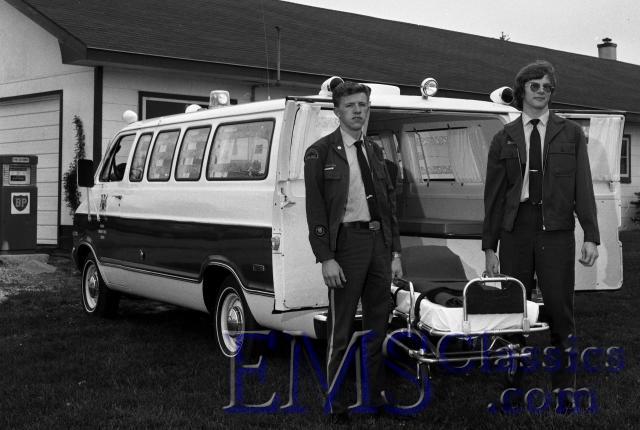 x1973GoldLineDodge,Woodstock,phWest.Univ.Londoncopy.jpg