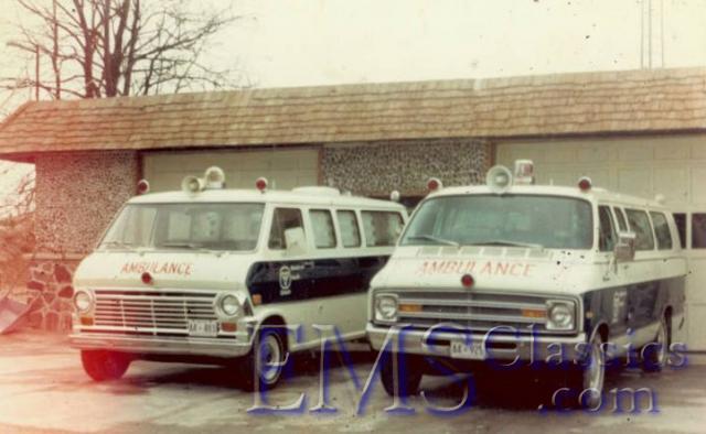 x1973GoldLineFord,74GoldLineDodge,FenelonFalls,phSusanWood.jpg