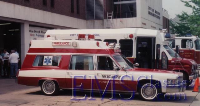 x1977SuperiorCadillac,MolineIL02,photoWaltMcCall.jpg